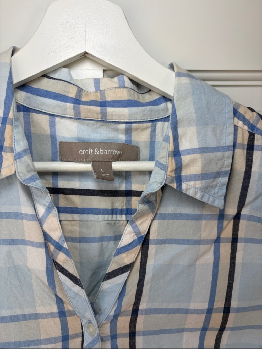 croft & barrow Blue and Beige Plaid Sleeveless Button-Up Shirt - Picture 2 of 4